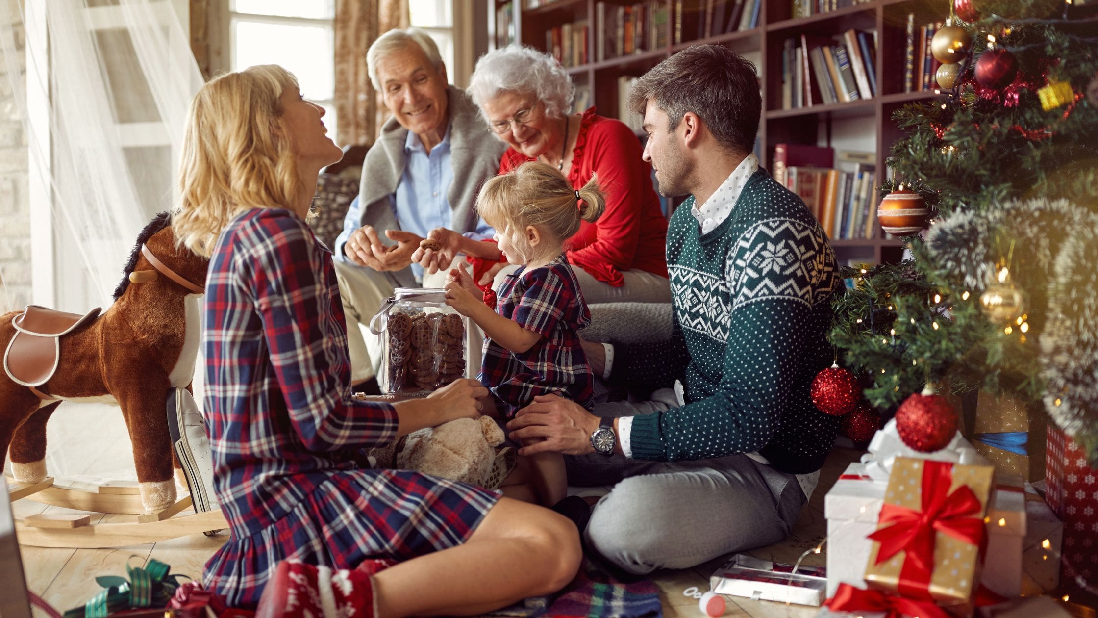 16 Family Christmas Photo Ideas
